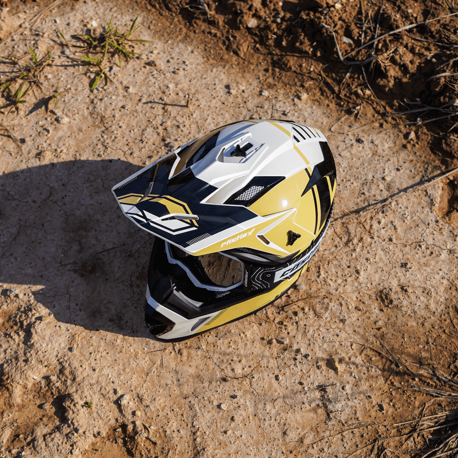 CX200 JOLT MX HELMET • Castle X
